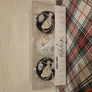 Barnes & Noble Cardinal Ornament Holiday Collection Set